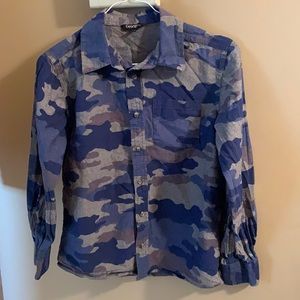 George boys blue & gray camo shirt, size Large